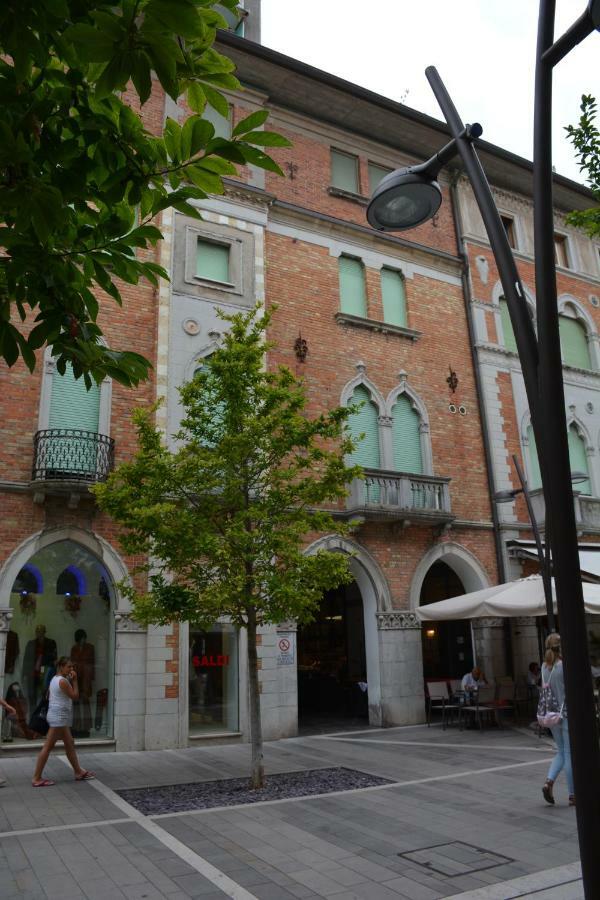 Excelsior 10 - Luxury Apartment Grado Eksteriør billede